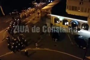 Incheierea festivitatilor dedicate Zilei armatei. Retragerea cu torte pe bulevardul Ferdinand, din Constanta 