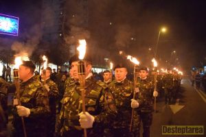 Retragere cu torţe de Ziua Armatei