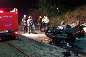 Accident cu doi morti si un ranit grav: au zburat cu BMW-ul de pe pasajul Micalaca