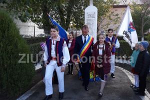 De Ziua Armatei Romane, sarbatoare devenita traditionala: Ceremonie militara si religioasa si depunere de coroane, organizate de Primaria Cumpana (galerie foto)