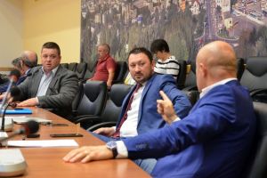 Parcarea de la Autogară îi dezbină pe liberali