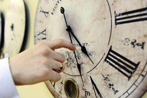 Trecerea la ora de iarnă se realizează în acest weekend