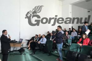 Zeci de studenţi, prezenţi la workshop-ul organizat în cadrul proiectului “Practică pentru viitor”