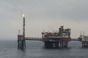 OMV se mai gândeşte dacă investeşte miliardul în Marea Neagră