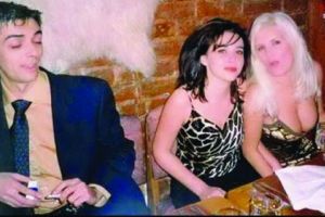 Blestemul Elenei Udrea! ”Prietenii” care au denunţat-o la DNA trebuie să scoată 60.000 franci elveţieni!