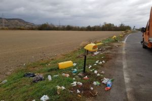 „Civilizaţia” la români: vandalism pe DN1