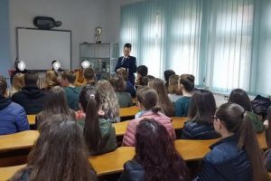 „Deschide-ţi mintea, nu fi închis!”, proiect partenerial de prevenire a delincvenţei juvenile şi victimizării minorilor