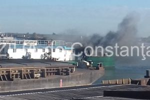 Incendiu la sala motoare a unui impingator, in Portul Constanta