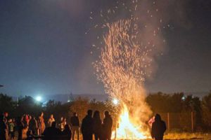 Focul lui Sumedru, scăpat de sub control la Topoloveni!