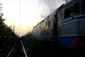 Panică într-un tren din România! Aproape 200 de pasageri au fost EVACUAȚI de urgenţă