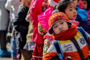 O femeie a atacat cu cutitul un grup de copii, ranind 14 dintre acestia, in China