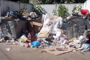 Se pregăteşte licitaţia pentru colectarea şi transportul deşeurilor