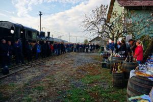 Povestea ”Vinului Împăraţilor”, spusă în Mocăniţa Transilvaniei (FOTO)