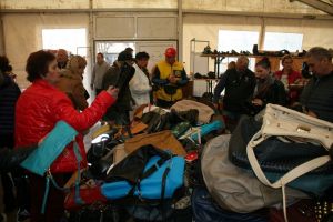 Târgul de purici, ziua a doua. Ofertă bogată, preţuri reduse faţă de prima zi