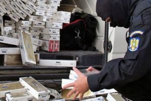 Agent şef la Rutieră contrabandist de ţigări 