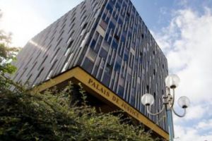 Cutremurător! O familia din Franţa a GĂZDUIT GRATUIT un migrant. Le-a violat fetiţa de 12 ani. Ce a declarat refugiatul la proces