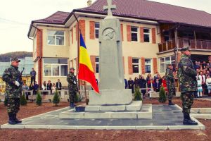 Monument în cinstea a 35 de militari căzuţi în războaiele mondiale, dezvelit la Şieuţ (FOTO)