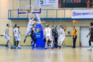 Victorie în deplasare pentru baschetbaliştii piteşteni