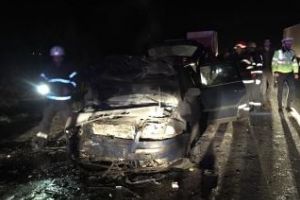 Accident între un TIR şi 3 autoturisme pe drumul Cluj-Gherla! Cinci persoane au fost rănite FOTO