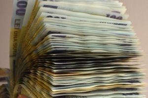 Statul român vrea să deschidă conturi pe numele tuturor copiilor din România. Banii ar putea fi ridicaţi doar la 18 ani