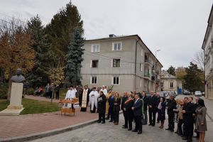 Bustul lui Iancu Flondor, fauritor al Unirii, a fost dezvelit astăzi, în centrul Sucevei