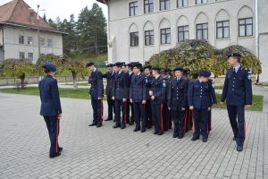 Elevi din judeţ au experimentat, pentru o săptămână, viaţa de cadet la Colegiul Militar