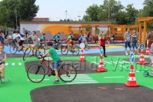 FOTO: Parcul bicicliştilor din Sud i-a adus un premiu important Primăriei Focşani
