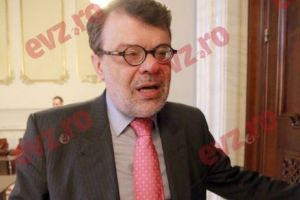 Preşedintele Autorităţii Electorale Permanente, hărţuit în plină stradă