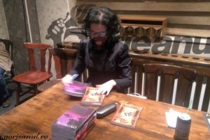 Prozatoarea Aurora Dumitrescu şi-a lansat cartea  “Cagliostro” şi la Târgu-Jiu!