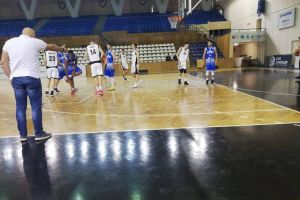 Victorie clară la baschet