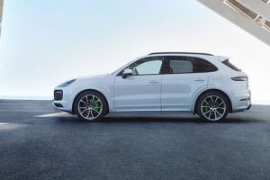 Reclama pentru noul Porche Cayenne, filmată la Sibiu. Se va vedea în toată lumea