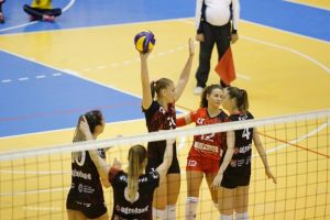 UVT Agroland Timisoara: fara antrenor, dar cu o campioana mondiala, invinge U Cluj
