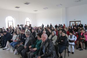 Amplu, inedit şi emoţionant eveniment desfăşurat la Centrul Cultural „Florin Piersic” ...