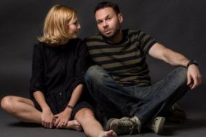 Ce alegi? Viaţa alături de iubita însărcinată sau viaţa lângă fosta iubită, colegă şi prietenă?