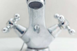 Alimentare cu apă, doar dacă există asociaţii de proprietari