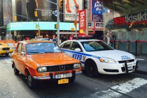 POZĂ DE MILIOANE – Dacia 1300, în Times Square din New York!
