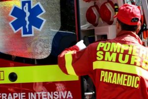 Accident grav lângă Brâncoveneşti: s-a răsturnat şi s-a izbit de un copac!