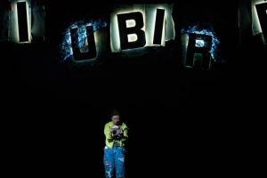 CRONICĂ. Important e să nu îţi pierzi minţile – „Mamă, mi-am pierdut mâna!“, la FNT