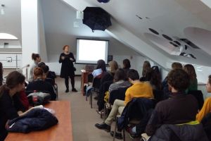 Discuţii despre refugiaţi, migraţie şi epurare etnică la Biblioteca Judeţeană ASTRA