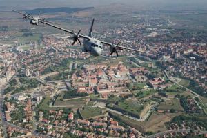 FOTO: Povestea tânărului din Alba Iulia care face fotografii spectaculoase cu aeronave în zbor
