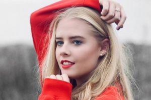 Cine este sătmăreanca de la X Faktor Ungaria. Practică scrimă şi cântă pe Youtube