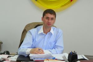 Primăriile fostelor „oraşe muncitoreşti” cer impozitele luate din banii pensionarilor