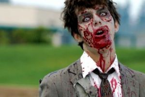 Drogul Zombie şi efectele sale devastatoare în ROMÂNIA. IMAGINI CU TINERI leşinaţi pe stradă. Video şocant