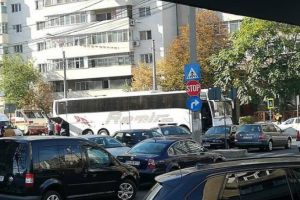 Autocar ramas in pana, in Bariera Bucuresti. Trafic de cosmar in zona