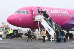 Zboruri de la Cluj şi Iaşi spre Liverpool