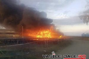 Incendiu pe şantierul unde se construieşte podul peste râul Someş, la Ulmeni