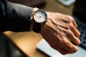 Cum alegi un ceas masculin după zodiac