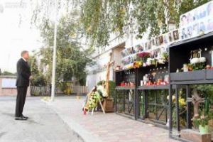 Klaus Iohannis a depus o coroană în memoria victimelor de la Colectiv