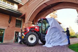 VIDEO FOTO S-a lansat primul tractor sută la sută românesc – Este foarte performant
