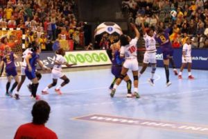 Caz INCREDIBIL la o echipă de handbal juniori. Jucătoare AGRESATĂ de antrenoare. FRH a fost sesizată